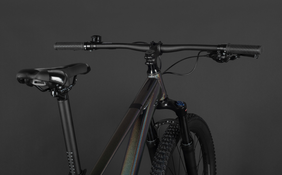 Велосипед SILVERBACK SE 10 29 (2025) GLOSS RAINBOW PEARL/MATT BLACK